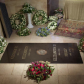 Принц Гарри посетил могилу своей бабушки — королевы Елизаветы II