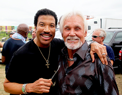 1408050695_146148596_lionel-richie-kenny-rogers-467