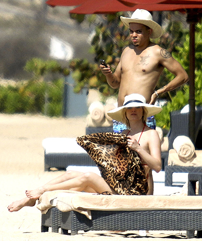 *EXCLUSIVE* Ashlee Simpson and Evan Ross bask under the sun on their Honeymoon **NO UK, Australia, New Zealand**