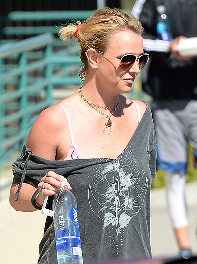 Britney Spears leaving ProDerm Image Cosmetic Dermatology****NO DAILY MAIL SALES****