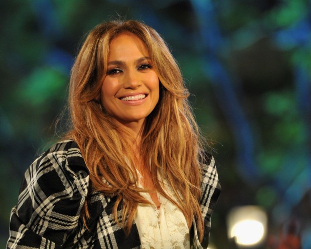 Jennifer Lopez Visits Extra