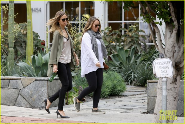 haylie-duff-is-pregnant-08