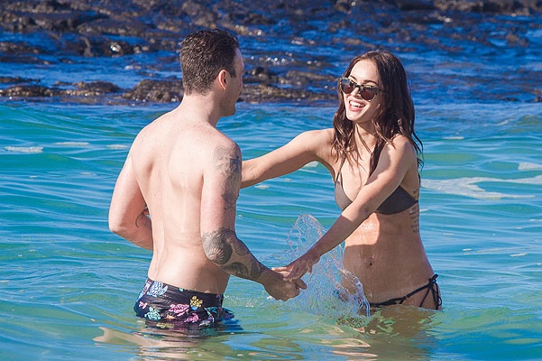 *EXCLUSIVE* Megan Fox and Brian Austin Green get some quality time in Paradise *WEB EMBARGO UNTIL 10:00 AM PST ON 01/15/14, MUST CALL FOR PRICING*