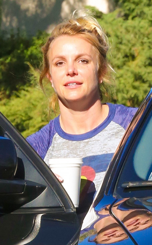 rs_634x1024-150115161222-634.Britney-Spears-No-Make-Up.ms.011515