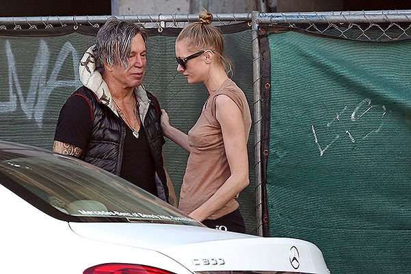 INF - Mickey Rourke Cries in Public