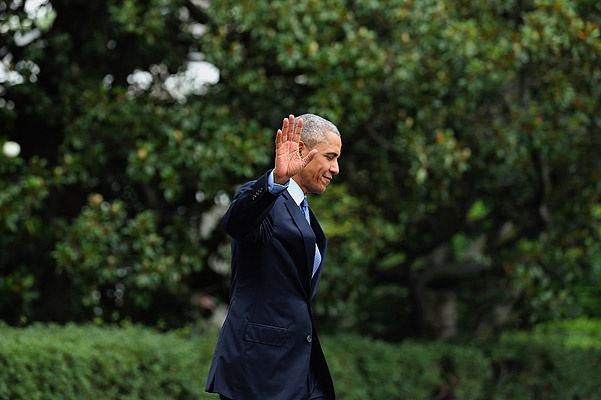 President Obama Departs The White House En Route To Pittsburgh