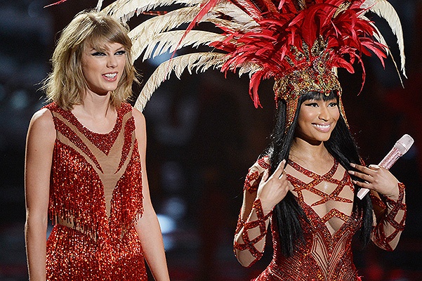 LOS ANGELES, CA - AUGUST 30:  Recording artists Taylor Swift (L) and Nicki Minaj perform onstage during the 2015 MTV Video Music Awards at Microsoft Theater on August 30, 2015 in Los Angeles, California.  (Photo by Kevork Djansezian/Getty Images) 