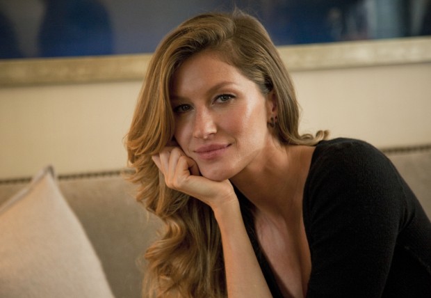 This Jan. 6, 2014 photo shows Fashion model Gisele Bundchen posing for a portrait in New York. Bundchen is the new spokesperson for Pantene hair products. (Photo by Andy Kropa/Invision/AP) ORG XMIT: NYAK102 