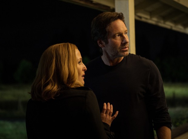 rs_1024x759-160111063812-1024.the-x-files-gillian-andersosn-david-duchovny-mulder.ch.01116