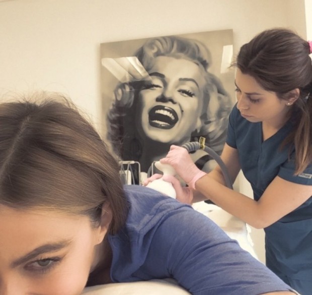 То самое фото: София во время массажа