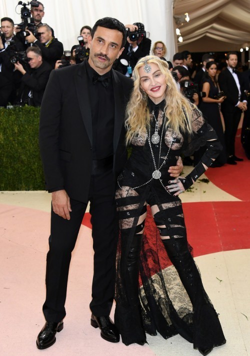 Мадонна и Рикардо Тиши. На Мадонне наряд от Givenchy