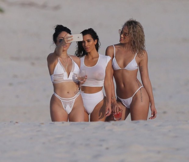 **PREMIUM EXCLUSIVE RATES APPLY** Kim Kardashian has fun on the beach with her girlfriends and takes part in a personal photo shoot while on vacation at Casa Aramara, Punta Mita, Mexico **MANDATORY MENTION OF "CASA ARAMARA, PUNTA MITA MEXICO** Ref: SPL1337832  190816   EXCLUSIVE Picture by: Splash News Splash News and Pictures Los Angeles:310-821-2666 New York:212-619-2666 London:870-934-2666 photodesk@splashnews.com 