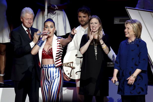 Singer-Katy-Perry-appears-on-stage-with-US-Democratic-presidential-candidate-Hillary-Clinton-Chel