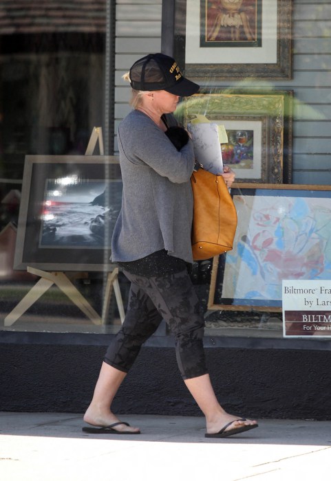 EXCLUSIVE ALLROUNDERJennie Garth was spotted make up free, out and about in Studio City Featuring: Jennie Garth Where: Studio City, California, United States When: 09 Nov 2016 Credit: WENN.com 