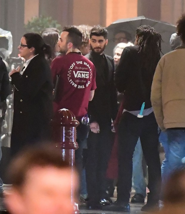 8 Jan 2017 - London  - uk  Zayn Malik pictured filming his new music video at St Pancras hotel where the Spice Girsl shot their first music Video   BYLINE MUST READ : XPOSUREPHOTOS.COM  ***UK CLIENTS - PICTURES CONTAINING CHILDREN PLEASE PIXELATE FACE PRIOR TO PUBLICATION ***  **UK CLIENTS MUST CALL PRIOR TO TV OR ONLINE USAGE PLEASE TELEPHONE   44 208 344 2007 ** 