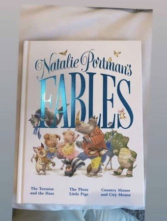 Книга для детей со сказками и баснями от Натали Портман