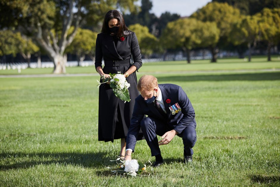 Принц Гарри и Меган Маркл посетили Национальное кладбище в Лос Анджелесе