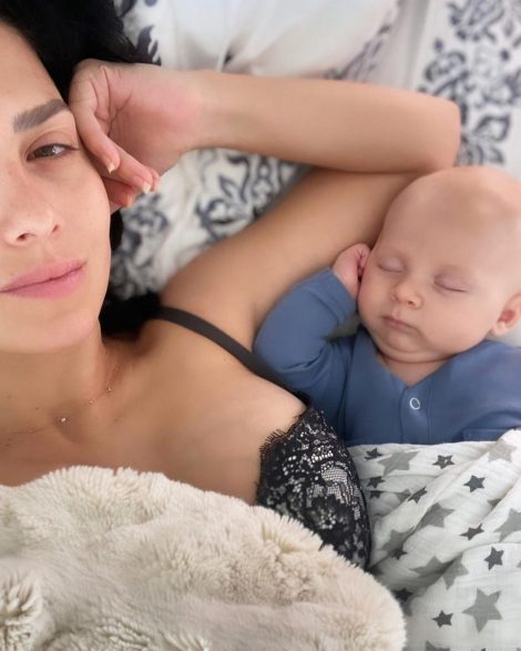 Хилария Болдуин опубликовала видео сына Эдуардо в день, когда ему исполнилось 3 месяца