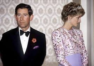 Рождественская открытка принца Чарльза и Камиллы Паркер вызвала волну негодования среди поклонников покойной принцессы Дианы