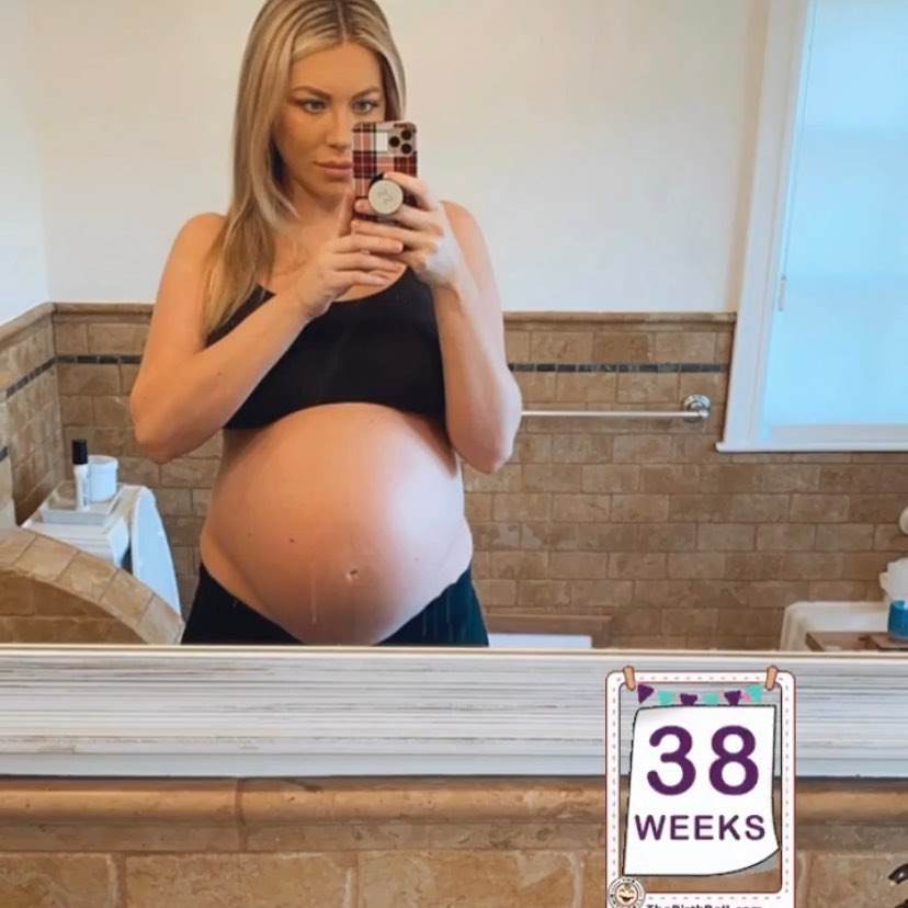 Беременная Стасси Шредер опубликовала фото живота на 38 й неделе беременности