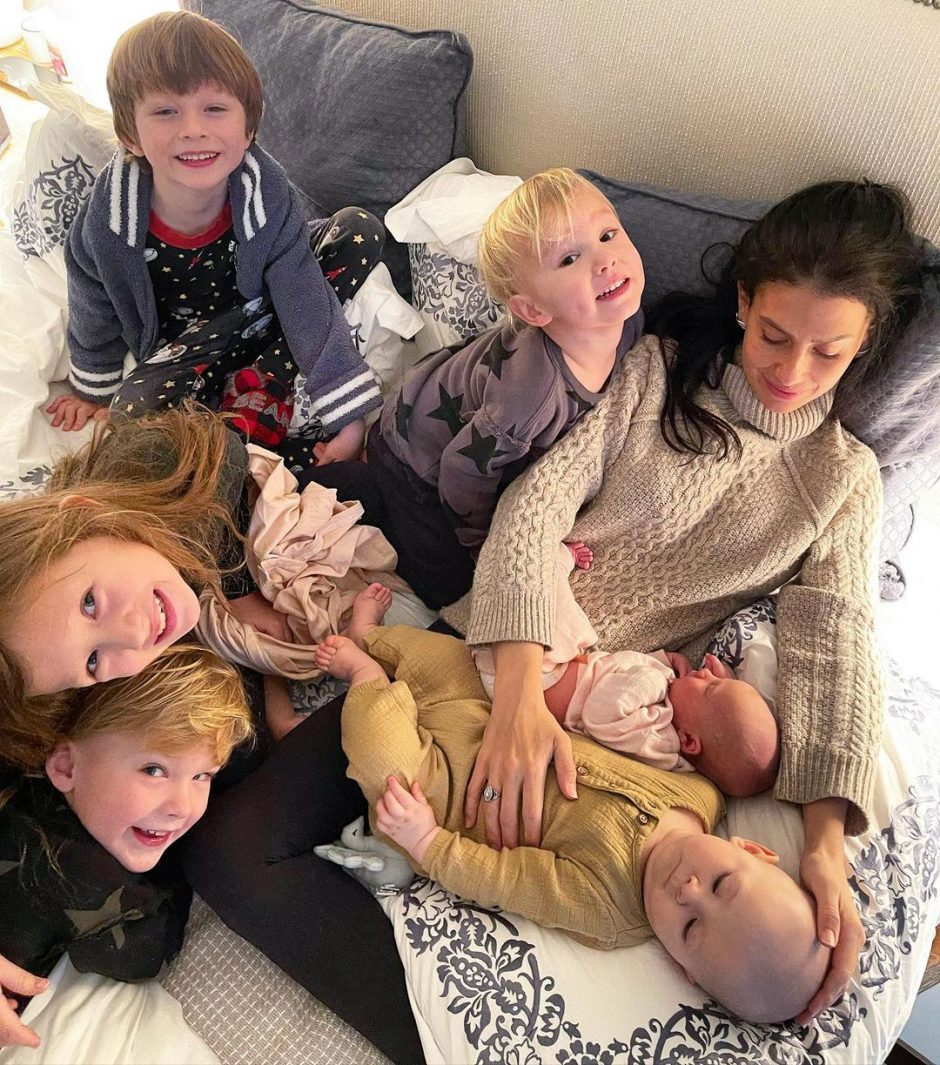 Хилария Болдуин объявила ошеломительную новость: 1 марта родился их 6 й ребенок с Алеком Болдуином
