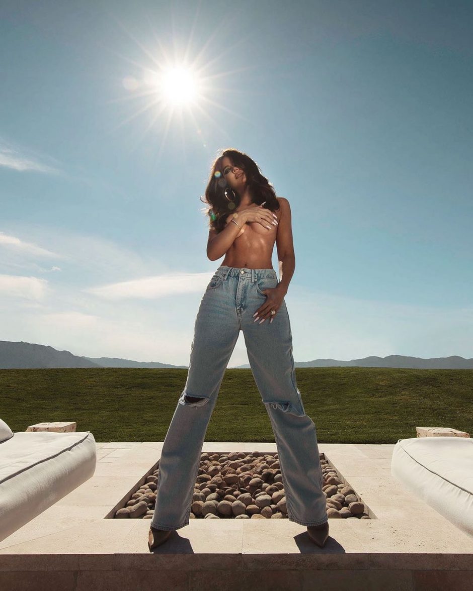 Хлоя Кардашьян одела только лишь новую модель джинсов для рекламы собственного бренда Good American