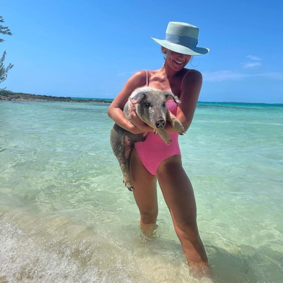 Звезда реалити сериала «Южное очарование» Мэдисон Лекрой отдыхает на острове Харбор на Багамах