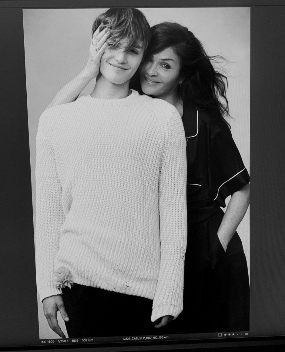 Супермодель Хелена Кристенсен вместе с сыном снялась в новой рекламной кампании Victoria’s Secret, посвященной Дню матери