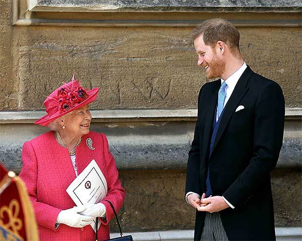 Принц Гарри возвратился домой к Меган Маркл, после чего преподнес особый подарок на 95 й день рождения королевы Елизаветы II