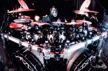 В возрасте 46 лет умер основатель группы Slipknot - 2