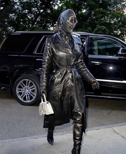 Ким Кардашьян ошеломила своим внешним видом в кожаном наряде с ног до головы - 1