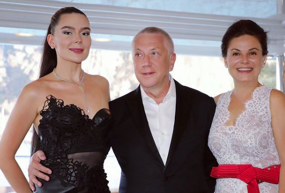 Шикарная свадьба в Москве, а теперь в Италии: экс-сенатор Андрей Вавилов женится на Софи-Антуанетте Дилуа - 2
