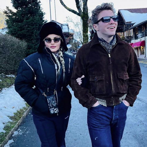Мадонна со всеми детьми отправилась в Швейцарские Альпы - 1