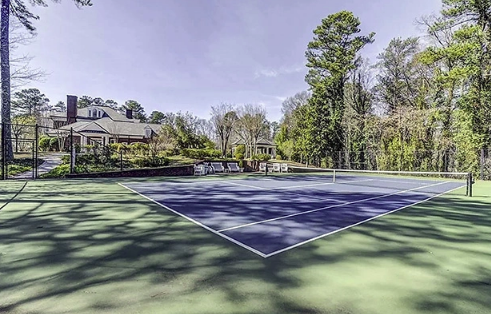 Мэрайя Кэри купила особняк в Атланте за 5,65 млн долларов с бассейном, теннисным кортом и кинотеатром - 1