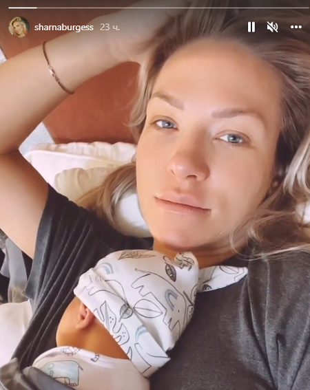Шарна Берджесс поделилась видео новорожденного малыша Зейна через 4 дня после родов - 1