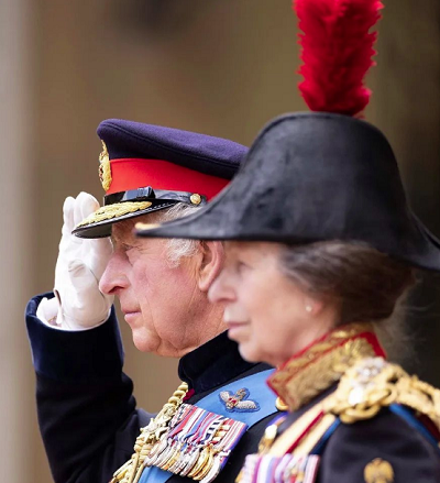 Меган Маркл и принц Гарри не приглашены на ежегодное публичное празднование дня рождения британского монарха - 1