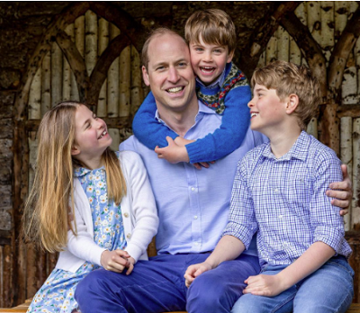 Принц Уильям с тремя детьми на портрете в честь празднования Дня отца - 1