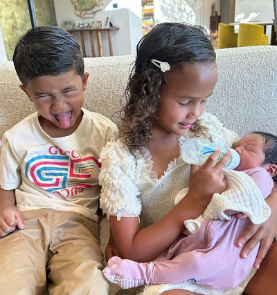 Крисси Тайген показала поклонникам своего 4-го ребенка, рожденного с помощью суррогатной матери - 1