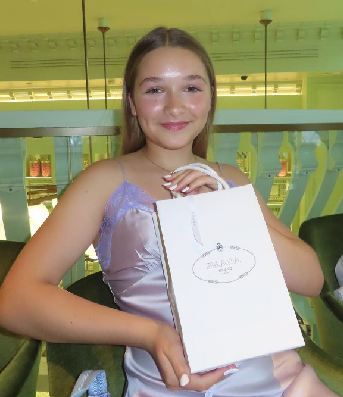 Дэвид и Виктория Бекхэм отпраздновали 12-летие дочери Харпер - 3