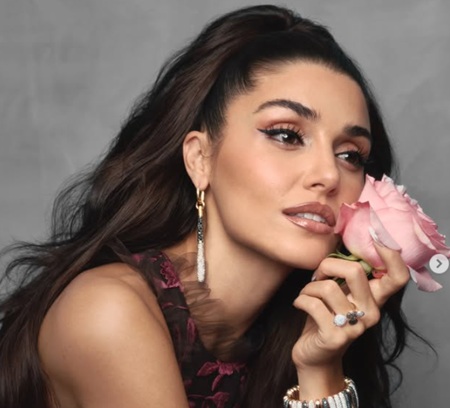 Ханде Эрчел отреагировала на слухи о романе с продюсером OGM Pictures - 1 Ханде Эрчел