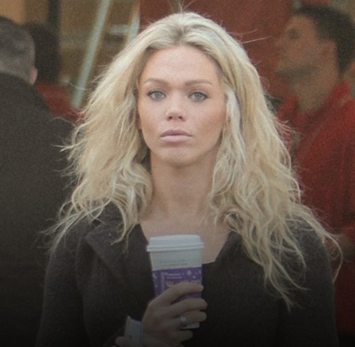 Лони Уиллис, бывшая фитнес-модель, чья жизнь изменилась после брака с актером