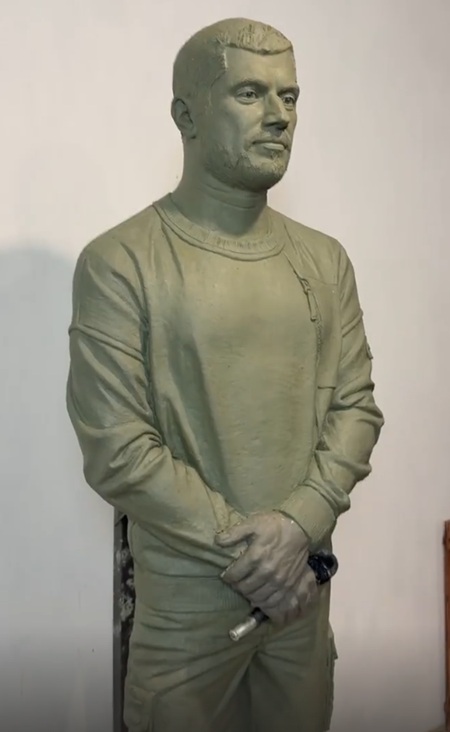 Ева Карицкая, Паша Техник