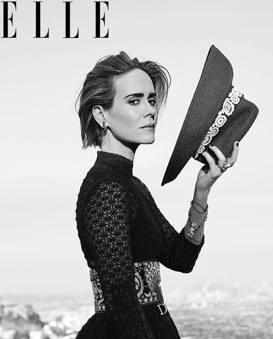 Джессика Лэнг вернулась в American Horror Story сразу в четырёх своих ролях - 2 Сара Полсон во время публичного выхода