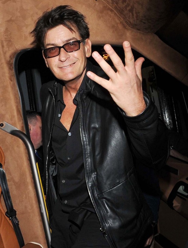 charlie-sheen-leaving-the-olympia-theatre-01