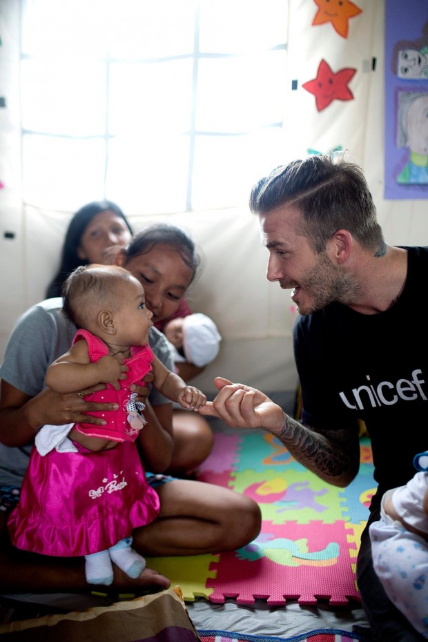 Beckham_Tacloban_glamour_13feb14_UNICEF_b_960x1440_1
