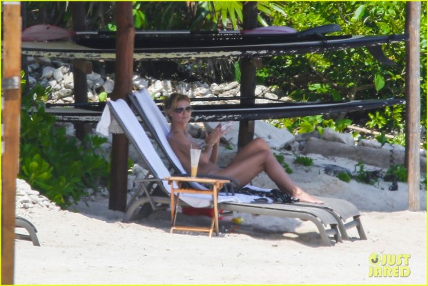 Heidi Klum goes Topless on her Mexico Getaway with Vito Schnabel