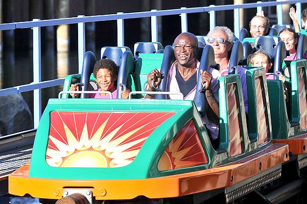 Heidi Klum and Seal make time together for their kids as they spend the day at Disneyland
