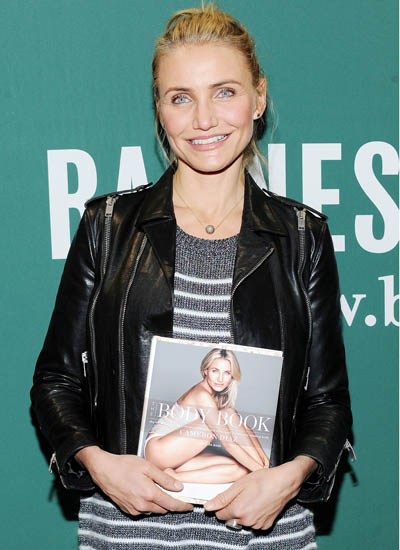 Cameron Diaz signs copies of "The Body Book"