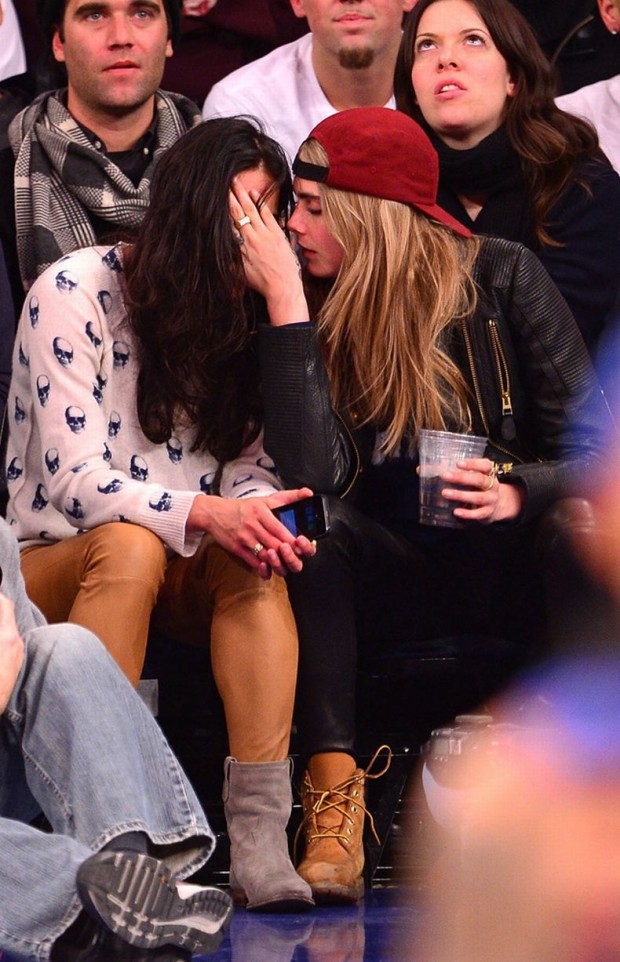 Michelle-Rodriguez-and-Cara-Delevingne-attend-the-Detroit-Pistons-vs-New-York-Knicks-game-at-Madison-Square-Garden-3000026