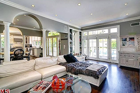 The living room in Katherine Heigl's Los Felix home. 
